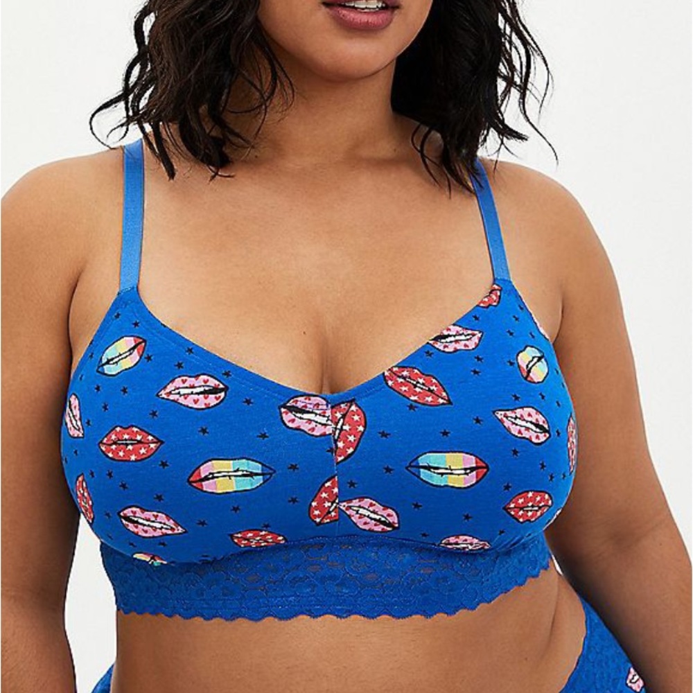Torrid NWT RAINBOW LIPS BRALETTE
